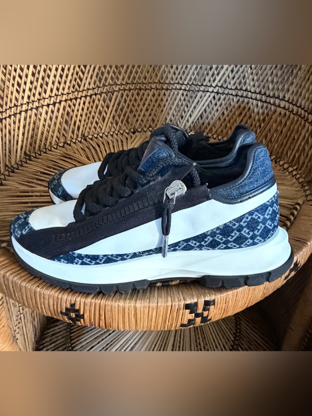 Givenchy Men's Spectre Zip Runner, Size 9US (42 EUR)